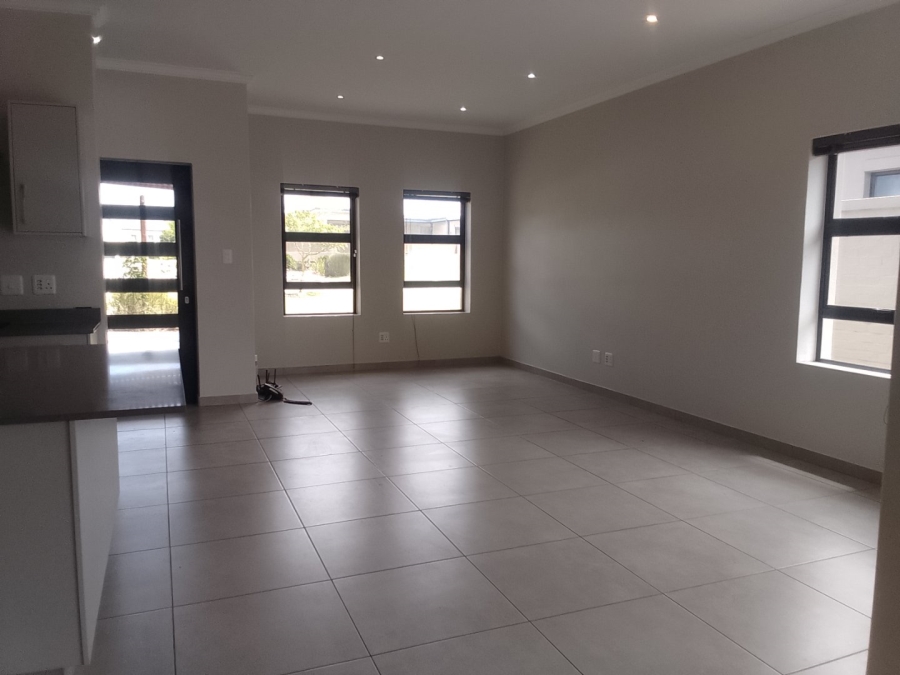 To Let 3 Bedroom Property for Rent in Blue Mountain Village Western Cape